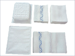 硬膜包装纱布片Gauze swab in rigid-tray.png